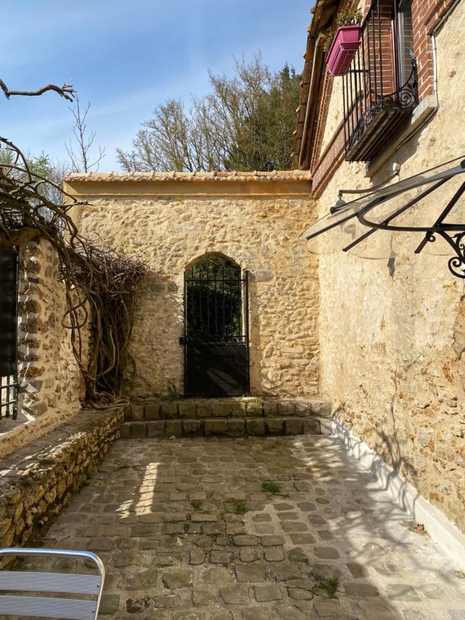 Studio Duplex Avec Spa Et Cour Privee Bonnelles Exterior photo